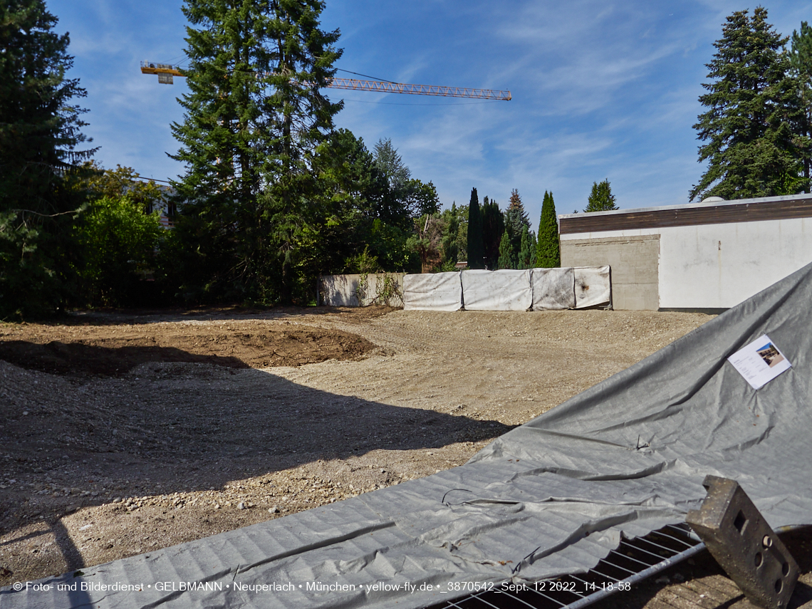 12.09.2022 - Baustelle an der Niederalmstraße 16 und Hugo-Lang-Bogen 13 in Neuperlach-Trudering